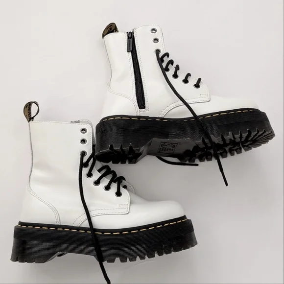 Dr. Martens AirWare Jadon Quad Retro 8-Eye Leather Platform Boot - Picture 4 of 12
